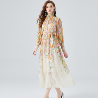 Andrea | Elegante abito lungo autunnale con stampa floreale e cintura in vita