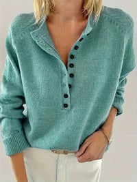 Isla | Pull décontracté en maille à col en V avec détail boutonné
