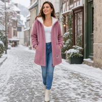 Olivia | Elegante giacca con cappuccio in finta pelliccia di montone